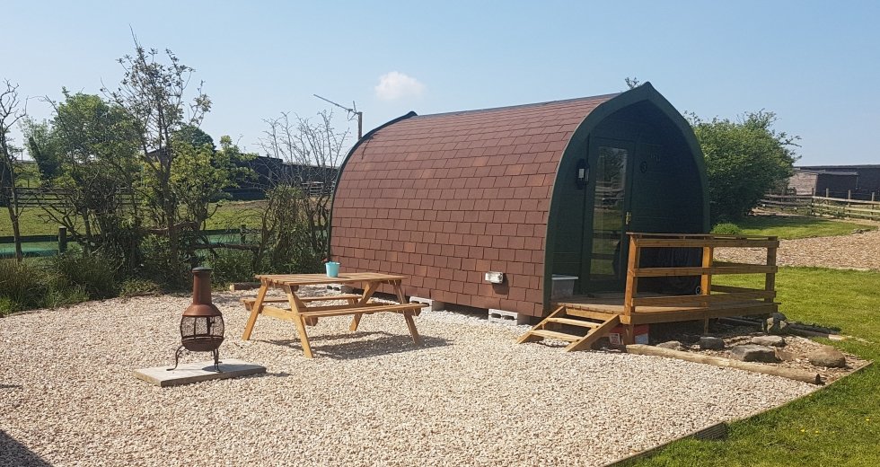 Glamping holidays near the Peak District, Derbyshire, Central England - Slate House Farm Pods